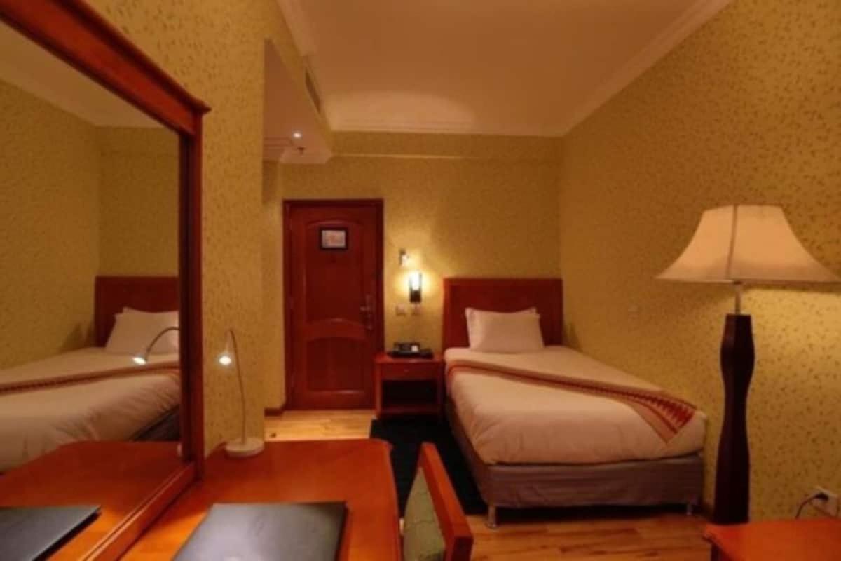 Abyssinia Renaissance Hotel Addis Ababa Bagian luar foto