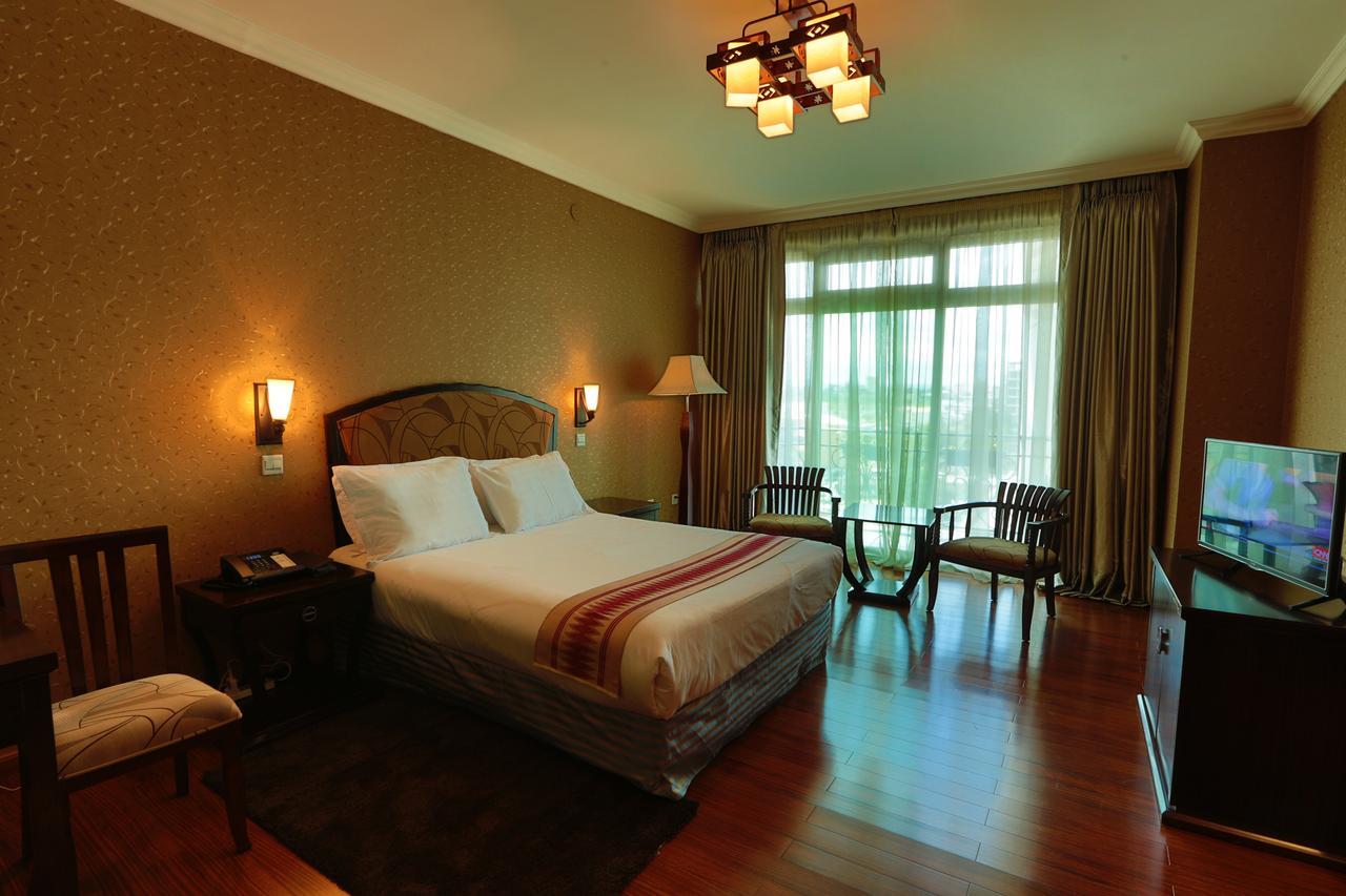 Abyssinia Renaissance Hotel Addis Ababa Bagian luar foto