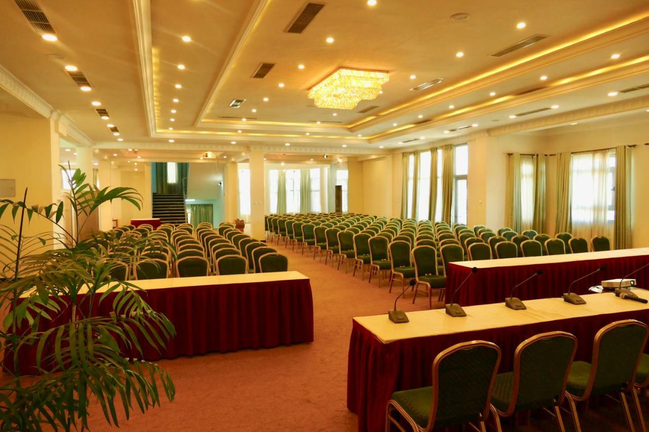 Abyssinia Renaissance Hotel Addis Ababa Bagian luar foto